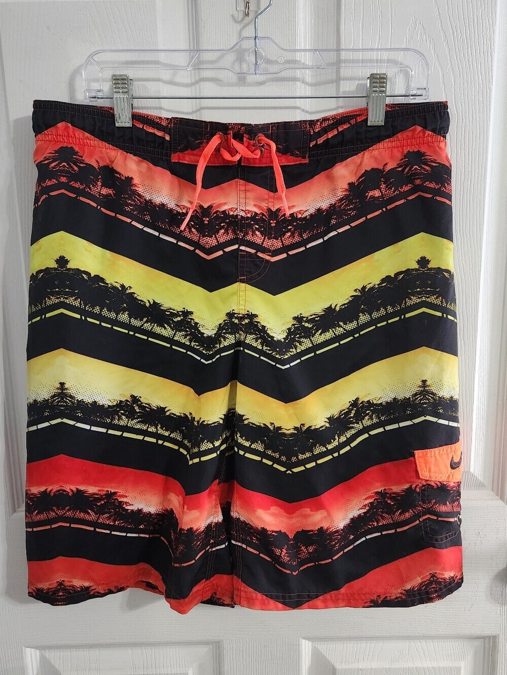 Nike tropical swim trunks board shorts resortwear beachy island colorful XL - Picture 1 of 9